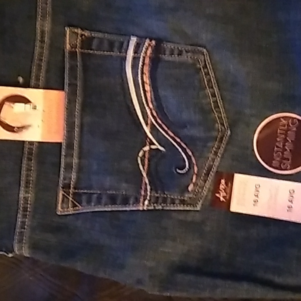 AURA WRANGLER INSTANTLY SLIMMING JEAN'S FOR WOMAN,SIZE 16 AVG, BLUE